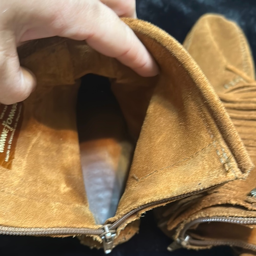 Minnetonka Tan Suede Moccasin Fringe Shoes - Picture 7 of 12